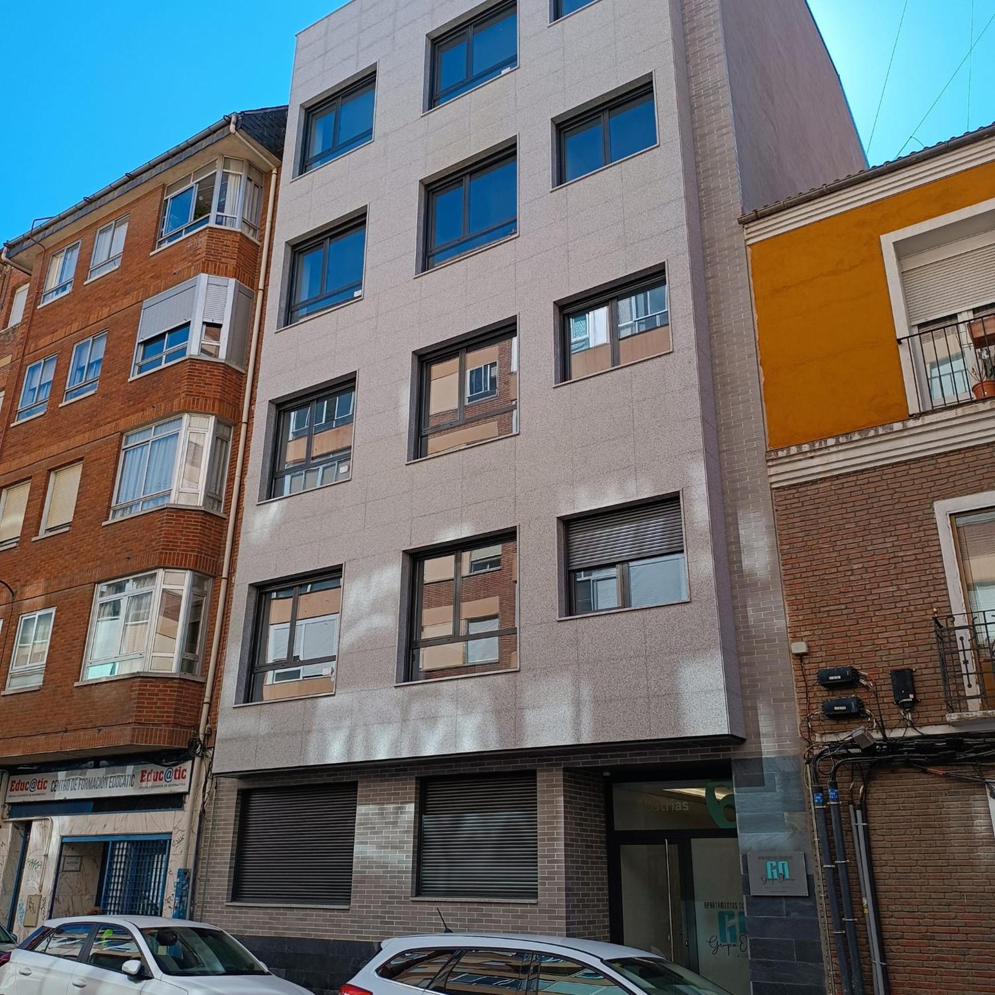 Apartamentos Go La Circular-Parking Gratuito Вальядолид Экстерьер фото